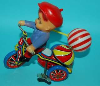 VINTAGE METAL BOYS TRICLYCLE WIND UP TOY TIN LITHO BOXED MADE IN CHINA 