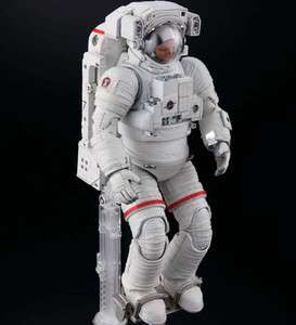 BANDAI Exploring Lab 1 10 ISS Space Suit Extravehicular Mobility Suit 
