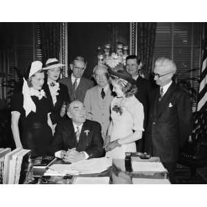  1938 photo [Speaker William Bankhead at desk; with group 