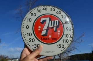 VINTAGE 1940s 10 7UP SODA LIKES YOU DRINK COLA THERMOMETER SIGN 