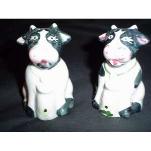 SITTING COW SALT AND PEPPER SHAKERS