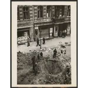  British calling card,bomb,crater,Berlin,1940