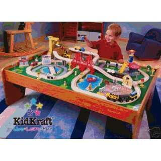  Ride Around Town train Set and Train Table with 2 bins, Thomas 