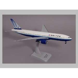  Hogan Wings United 777 200 1/200 Scale Model with Gears+Stand 