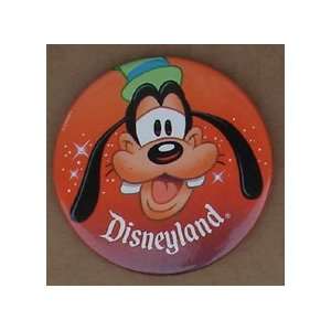  Goofy Button Disneyland 