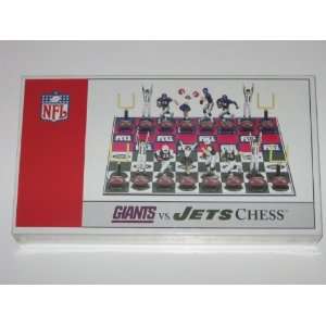 NEW YORK GIANTS vs. NEW YORK JETS Collectors Edition CHESS SET In 