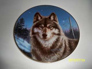 Hamilton Collection Winter Solitude Wolf Plate  