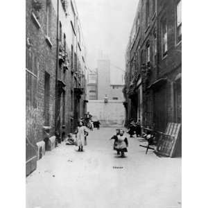  London Slums, 1899 Giclee Poster Print