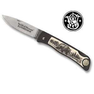  Smith & Wesson Mountain Bear Scrimshaw Folding Knife 