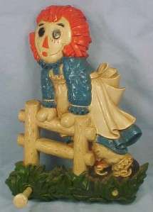Vintage RAGGEDY ANN & ANDY WALL PLAQUE SHELF for HOOKS  