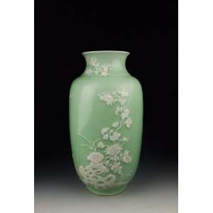  one Bean Light Green Monochromatic Glaze Porcelain Vase 