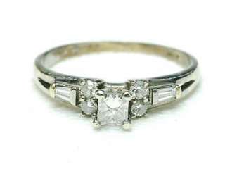 Estate 14k yellow Gold .25 pt princess Diamond Center Engagement ring 