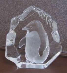 Mats Jonasson Swedish Art Glass Penquin Paperweight  