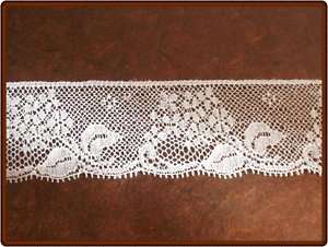 WHITE DELICATE LIGHT WEIGHT FLORAL LACE TRIM 2YD  