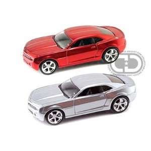  Set of 2  2006 Chevy Camaro Concept 1/64 Toys & Games