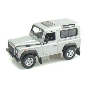  Land Rover Defender 1/24   Silver Toys & Games