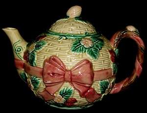 The Haldon Group PINK RIBBON & BOW Tea Pot & Lid Basket Weave Mint 