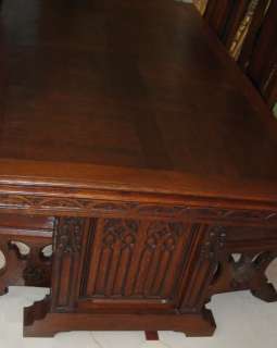 ANTIQUE FRENCH GOTHIC CARVED DINING ROOM TABLE & CHAIRS  