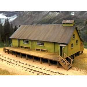   Scale West Side Lumber Co. Reynolds Cook House Kit Toys & Games