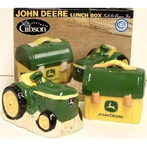 John Deere Lunch box Ceramic salt & pepper set  Kitchen 