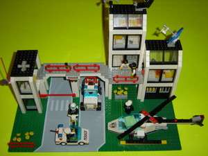 Lego Set 6398 Central Precinct HQ Police Station  