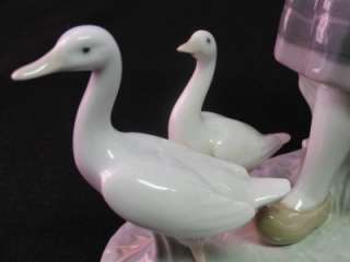 LLADRO, ARACELY WITH DUCKS, #5202, *** PERFECT CONDITION**  