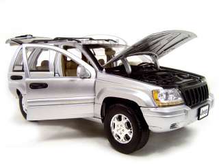 2001 JEEP GRAND CHEROKEE SILVER 118 DIECAST MODEL CAR BY MOTORMAX 