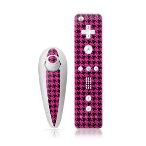  Pink Houndstooth Design Nintendo Wii Nunchuk + Remote 