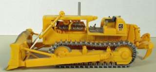 Caterpillar D8H Dozer, AMT 6670 Built from Model Kit, 1/25  