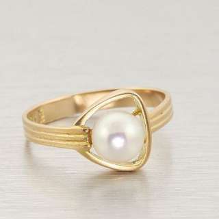   Vintage 14k Yellow Gold Geometric Lustrous White Pearl Ring  
