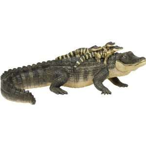    Safari LTD Incredible Creatures Alligator with Babies Toys & Games