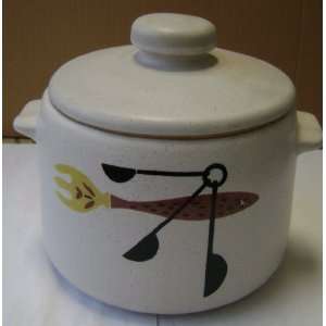  West Bend Ceramic Bean Pot   7 inches tall x 6 1/2 inches 