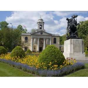 St. Johns Wood Church and Statue of George and the Dragon, St. Johns 