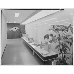  Photo Raymond Loewy Corporation. Display corridor 1957 