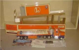 Lionel Train #18410 Flatbed Truck w/ 3 Dome Rail Car  