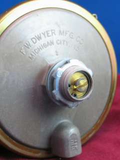 1825 Dwyer 1800 10  25 PSI Pneumatic Pressure Switch  