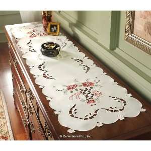  Lace and Flower Table Runner 